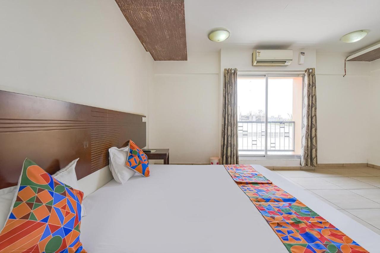 Fabhotel Gl Residency - Satellite アーメダバード エクステリア 写真